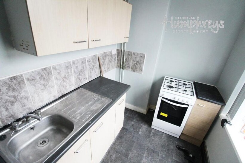 Summerfield Crescent - B16 1 bed flat to rent - £725 pcm (£167 pw)