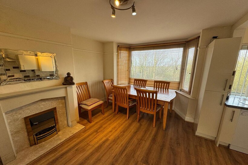 Stourbridge Road, Dudley DY1 3 bed semi-detached house to rent - £925 pcm (£213 pw)