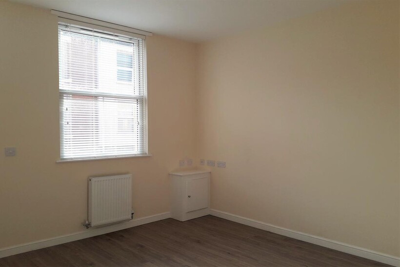 Wentworth Street, Middlesbrough TS1 2 bed townhouse to rent - £700 pcm (£162 pw)