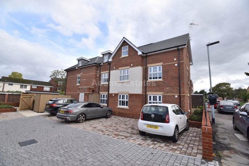 Block B, Charndon Close, Reading 1 bed flat to rent - £1,018 pcm (£235 pw)