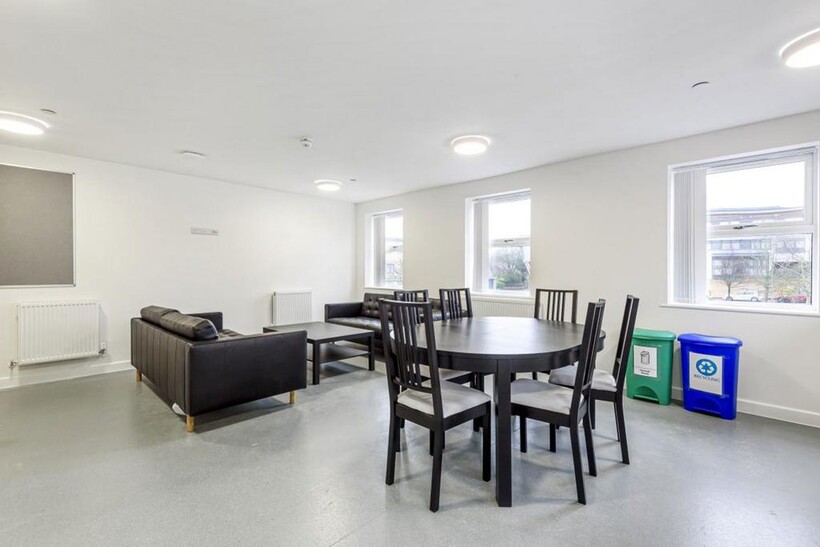 Cowley Road, Oxford 1 bed in a house share to rent - £815 pcm (£188 pw)