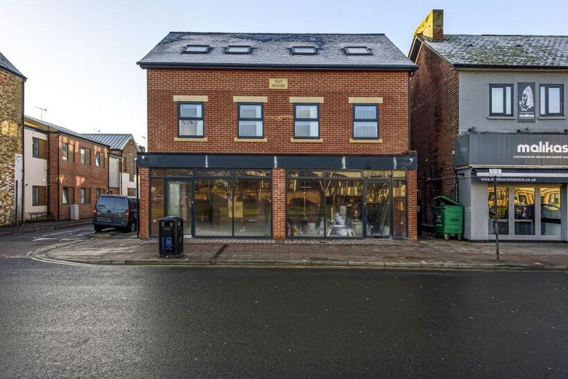 ROOM LET on Cowley Road 1 bed in a house share to rent - £795 pcm (£183 pw)