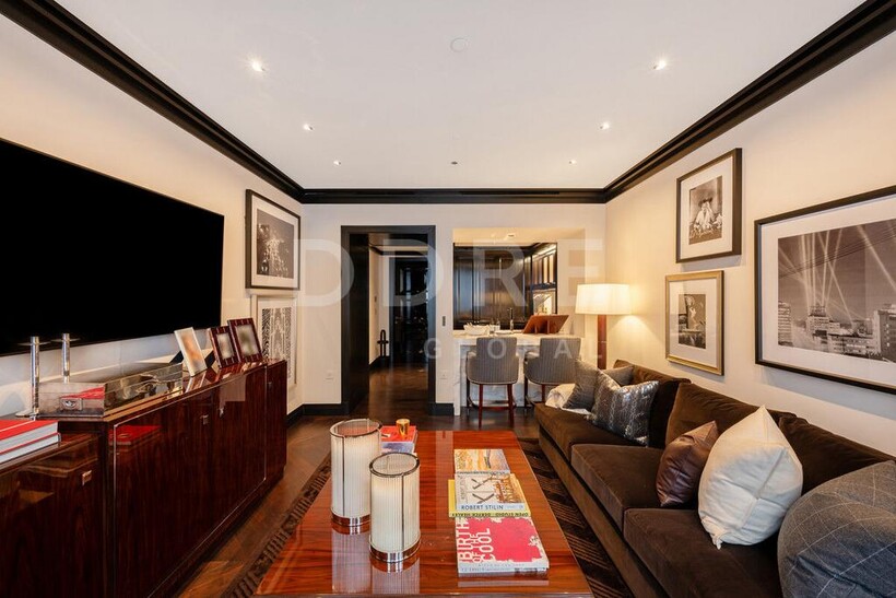 Curzon Street, Mayfair, W1J 1 bed apartment to rent - £8,233 pcm (£1,900 pw)