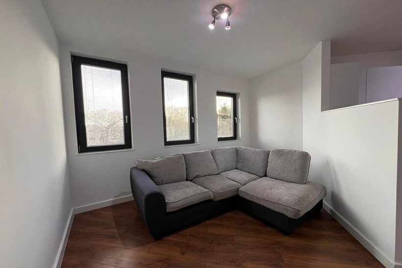 Touthill Close, Peterborough PE1 2 bed apartment to rent - £1,150 pcm (£265 pw)