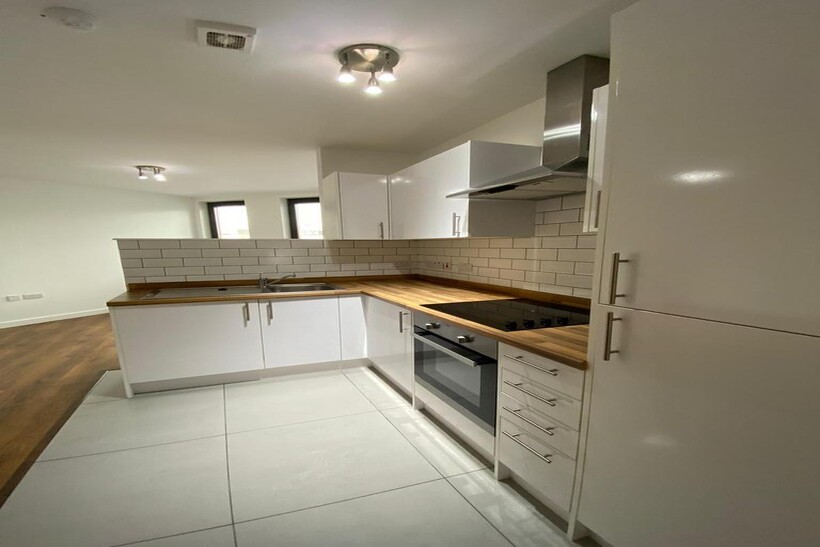 Touthill Close, Peterborough PE1 2 bed apartment to rent - £1,150 pcm (£265 pw)