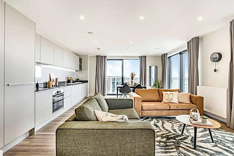 Apo apartments TW8 3 bed apartment to rent - £3,500 pcm (£808 pw)