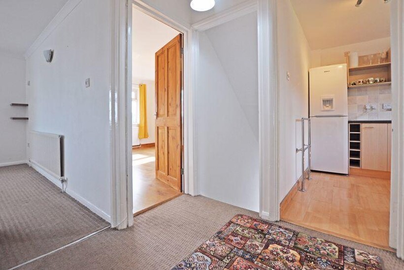 Caradoc Close, Caerleon NP18 2 bed flat to rent - £925 pcm (£213 pw)