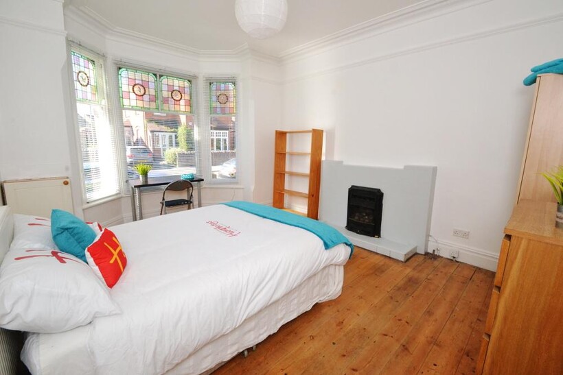 (6 BED) North Road, West Bridgford NG2 6 bed semi-detached house to rent - £1,820 pcm (£420 pw)