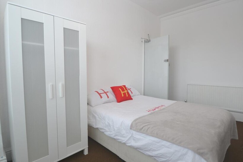 (6 BED) Patrick Road, West Bridgford NG2 6 bed semi-detached house to rent - £1,820 pcm (£420 pw)