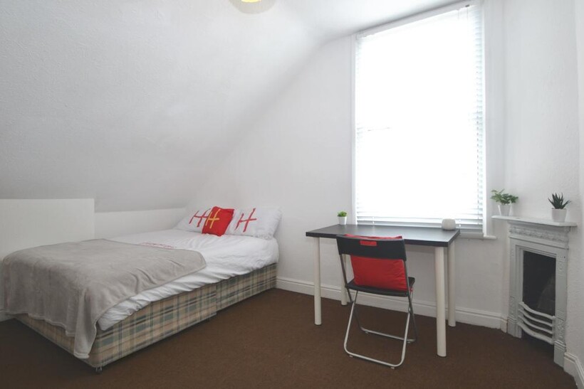 (6 BED) Patrick Road, West Bridgford NG2 6 bed semi-detached house to rent - £1,820 pcm (£420 pw)
