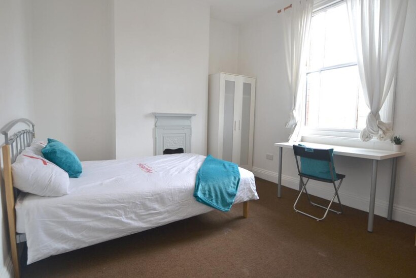 (6 BED) Patrick Road, West Bridgford NG2 6 bed semi-detached house to rent - £1,820 pcm (£420 pw)