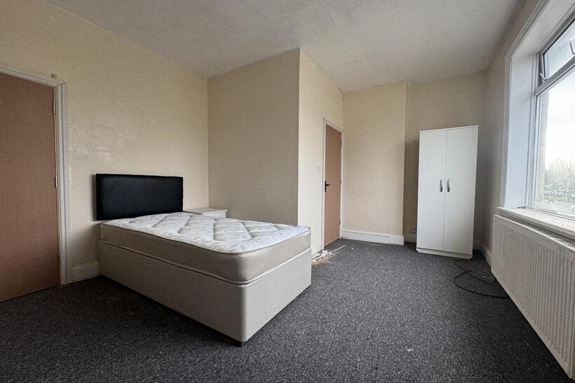 Stratford Road, Hall Green B28 5 bed flat share to rent - £600 pcm (£138 pw)