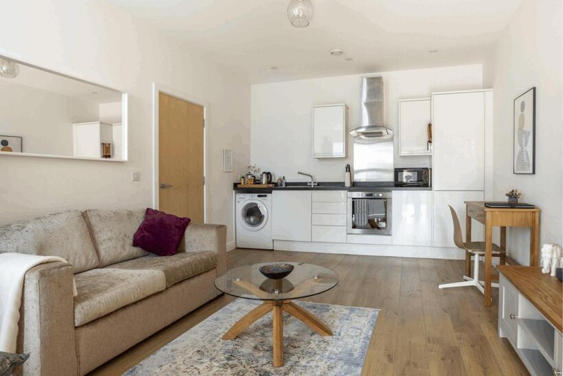 Huntingdon Road, Redhill RH1 1 bed serviced apartment to rent - £3,345 pcm (£772 pw)