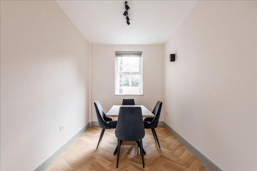 Bushberry Road, Homerton, E9 4 bed terraced house to rent - £5,200 pcm (£1,200 pw)