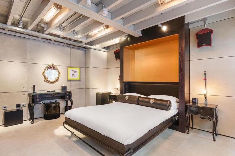 Denmark Street, London, WC2H 1 bed flat to rent - £17,333 pcm (£4,000 pw)