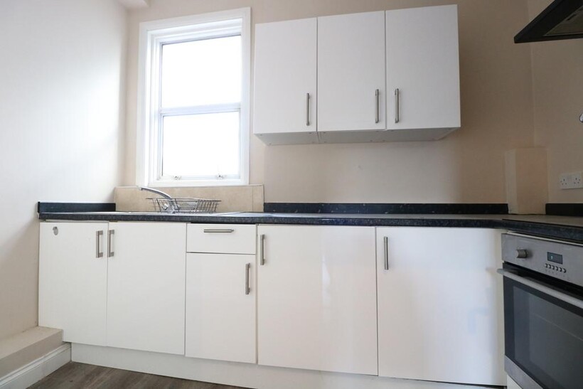 Church Road, London NW10 1 bed flat to rent - £1,390 pcm (£321 pw)
