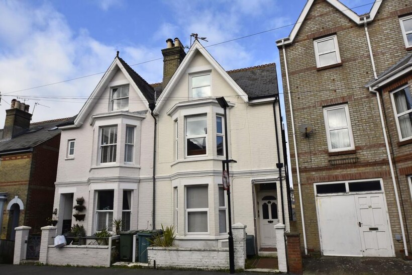 25 Beckford Road, Cowes PO31 1 bed flat to rent - £575 pcm (£133 pw)