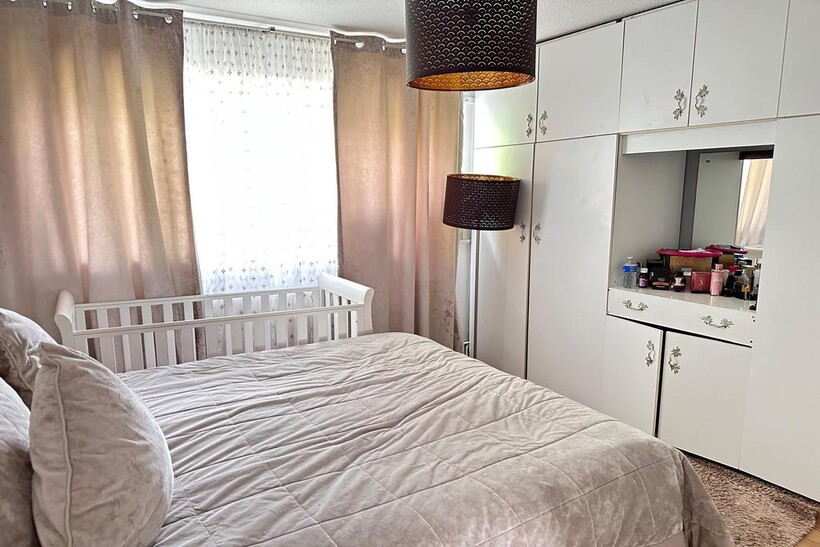 Hazelmere Drive, Northolt UB5 2 bed flat to rent - £1,900 pcm (£438 pw)