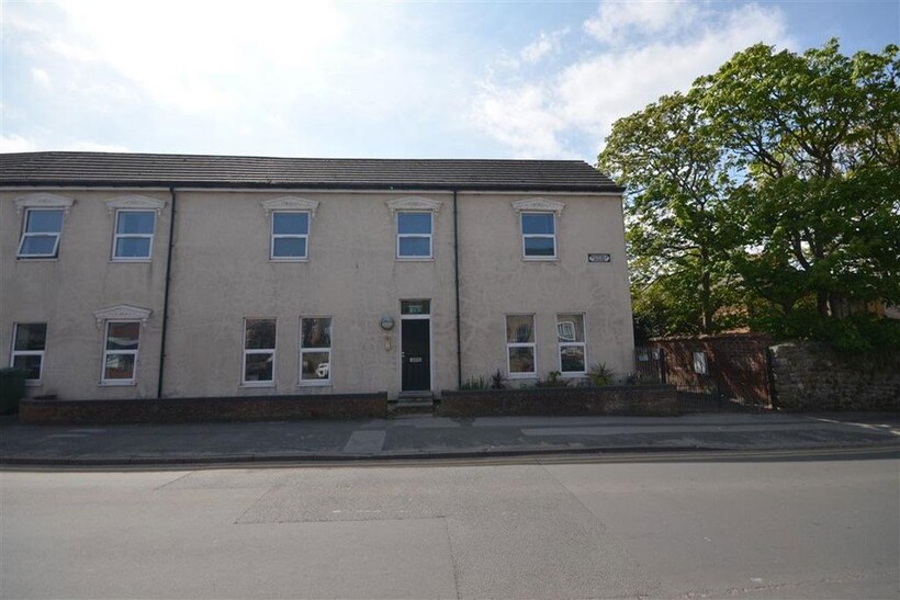 Queen Street, Withernsea, HU19 1 bed apartment to rent - £475 pcm (£110 pw)