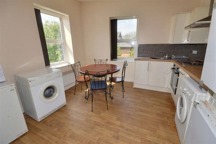 Queen Street, Withernsea, HU19 1 bed apartment to rent - £475 pcm (£110 pw)