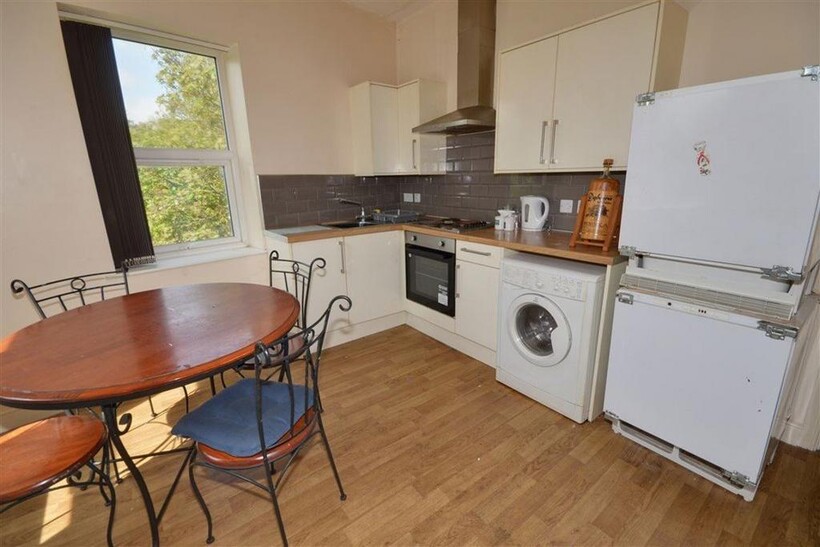 Queen Street, Withernsea, HU19 1 bed apartment to rent - £475 pcm (£110 pw)