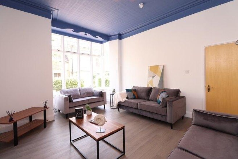 Regent-street-la1-1sq-964218