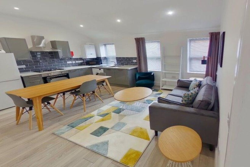 Portland-street-ln5-7jx-964237