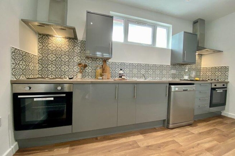 Carlton-avenue-m14-4du-964307