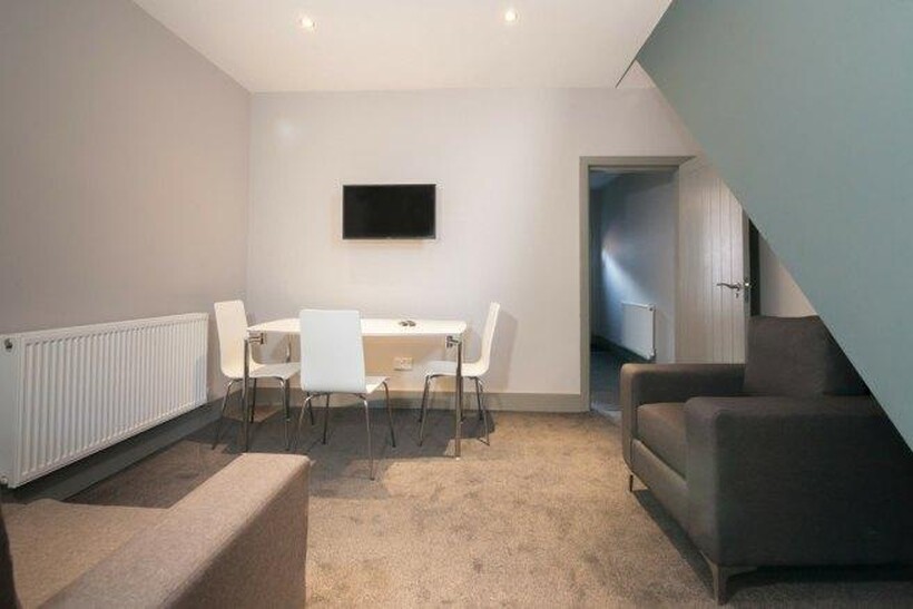 Romney-street-m6-6dg-964652