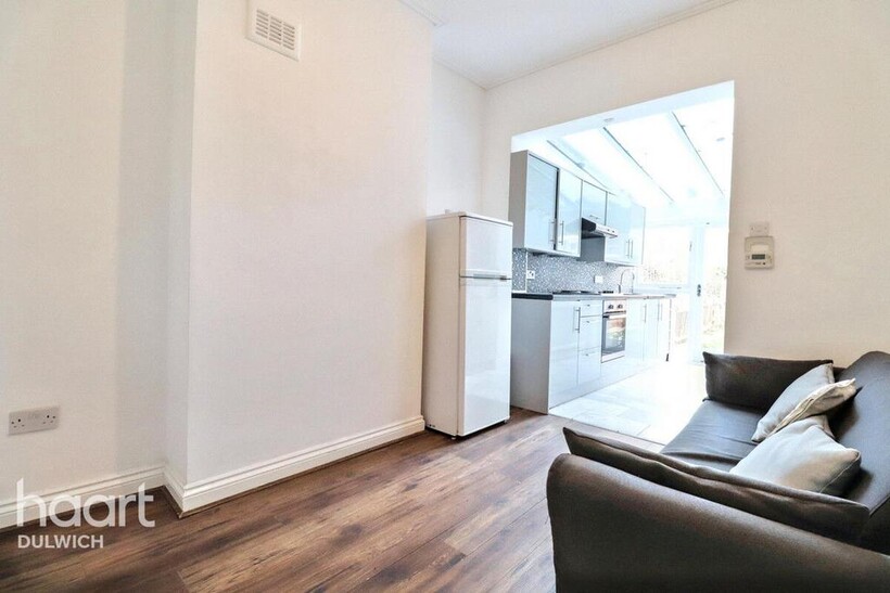 Liverpool Grove, London 4 bed terraced house to rent - £4,200 pcm (£969 pw)