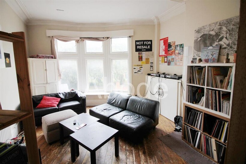 The Crescent, Hyde Park, Leeds 3 bed flat to rent - £1,820 pcm (£420 pw)