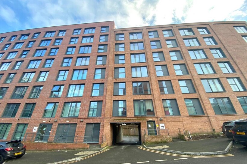 Modern Furnished City Centre Apartment With Dishw
