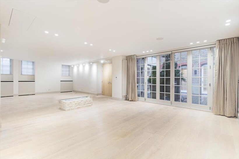 Palace Gate, Kensington, London, W8 3 bed flat to rent - £11,917 pcm (£2,750 pw)