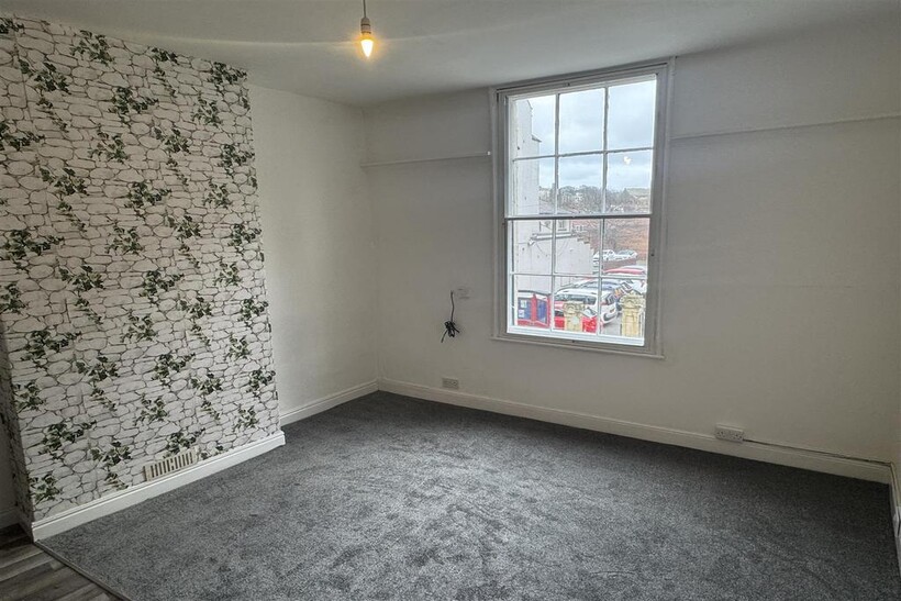 Queen Street, Scarborough 1 bed flat to rent - £475 pcm (£110 pw)