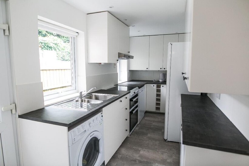 Birmingham B16 5 bed house to rent - £1,999 pcm (£461 pw)