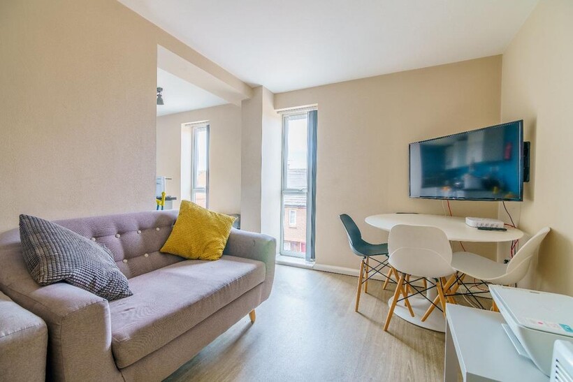 Nottingham NG7 4 bed house share to rent - £430 pcm (£99 pw)