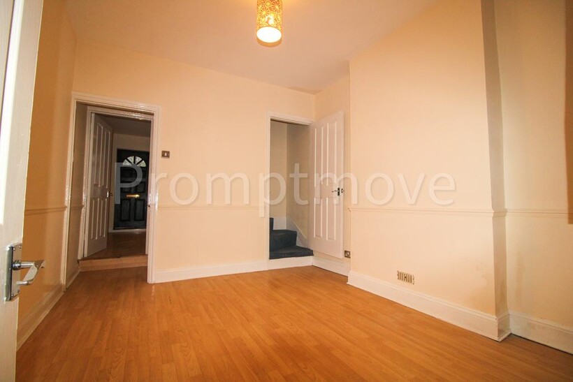 Arthur Street Luton LU1 3SF 2 bed terraced house to rent - £1,350 pcm (£312 pw)