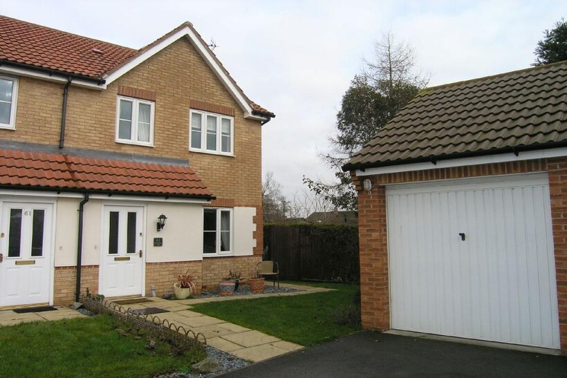 Nursery Vale, Morton DN21 3 bed semi-detached house to rent - £875 pcm (£202 pw)