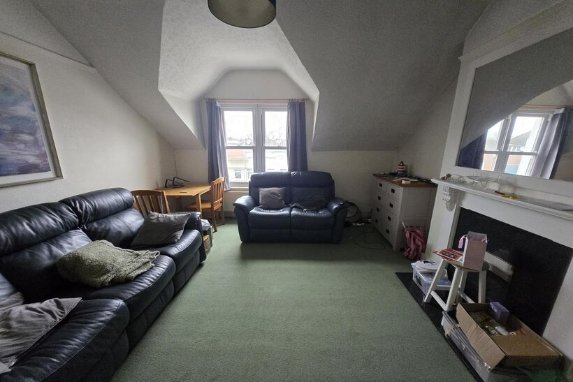 Wickham Avenue, Bexhill-on-Sea TN39 1 bed flat to rent - £775 pcm (£179 pw)