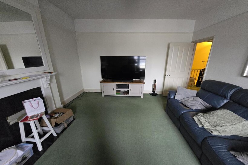 Wickham Avenue, Bexhill-on-Sea TN39 1 bed flat to rent - £775 pcm (£179 pw)