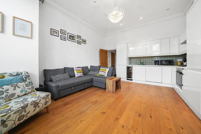 Hamilton Road, London W5 1 bed flat to rent - £1,900 pcm (£438 pw)