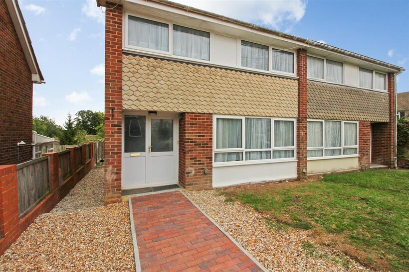 Long Meadow Way, Canterbury 4 bed semi-detached house to rent - £1,450 pcm (£335 pw)