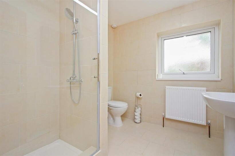 Long Meadow Way, Canterbury 4 bed semi-detached house to rent - £1,450 pcm (£335 pw)
