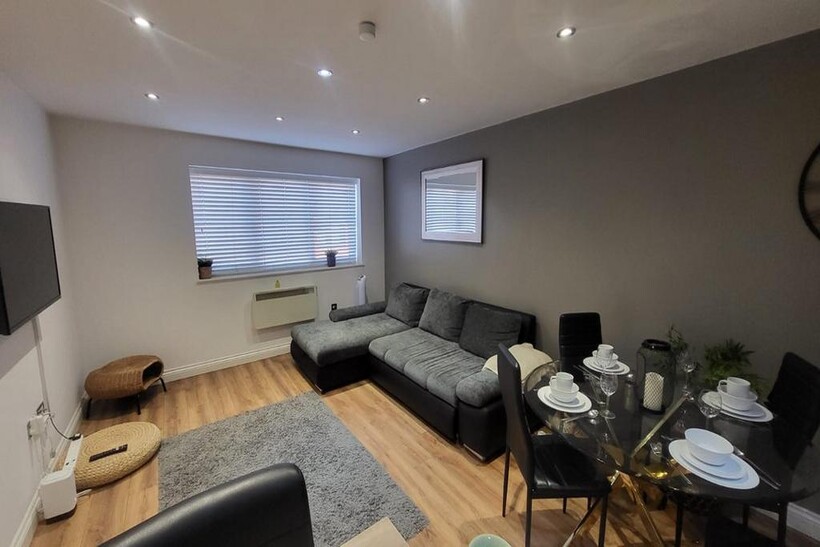 Mint Drive, Birmingham, B18 6 2 bed apartment to rent - £1,200 pcm (£277 pw)