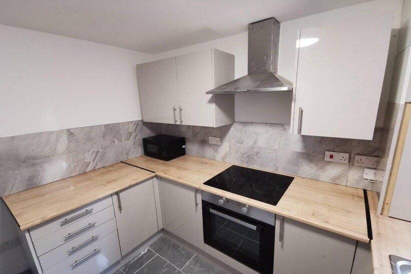 Connaught Road, Liverpool 4 bed house share to rent - £375 pcm (£87 pw)