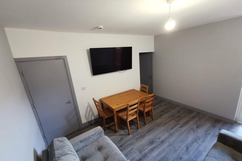 Connaught Road, Liverpool 4 bed house share to rent - £375 pcm (£87 pw)