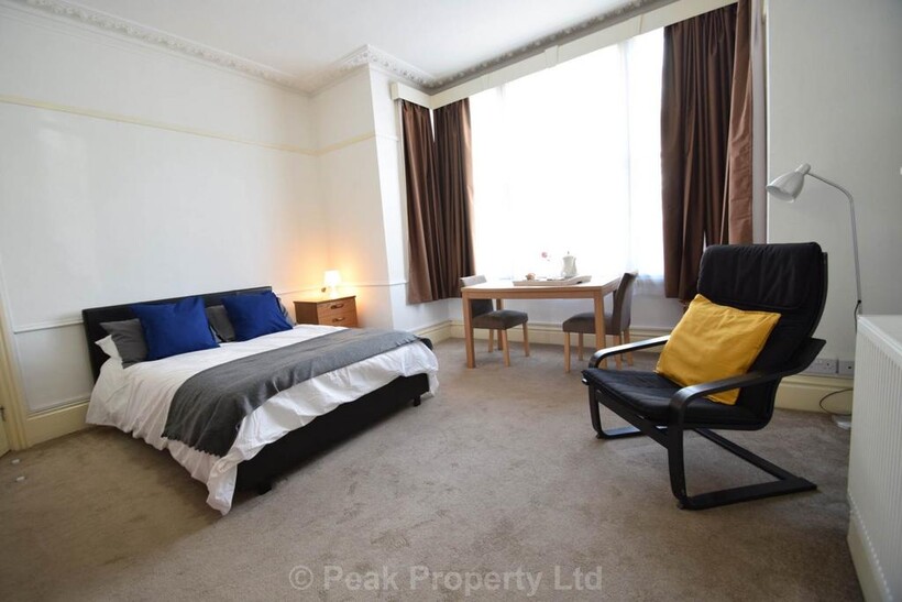 York Road, Southend On Sea SS1 1 bed in a house share to rent - £595 pcm (£137 pw)