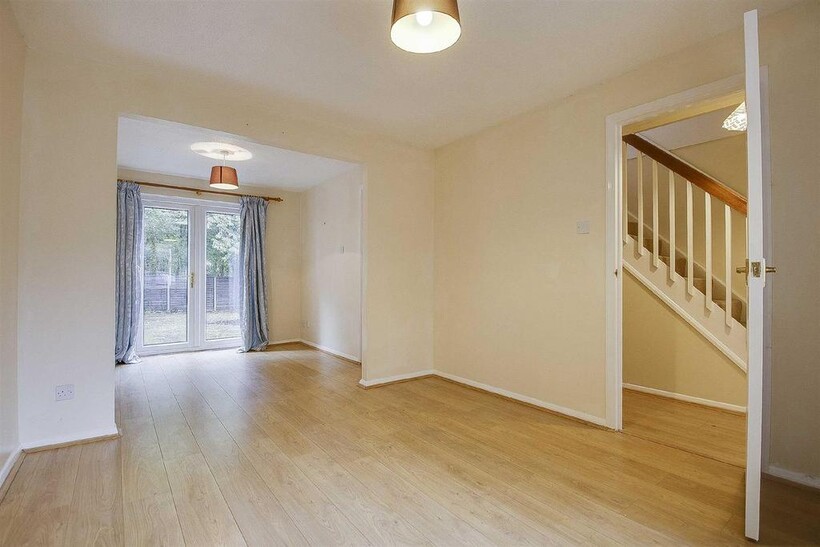 Brayton Court, Shenley Lodge 3 bed semi-detached house to rent - £1,395 pcm (£322 pw)