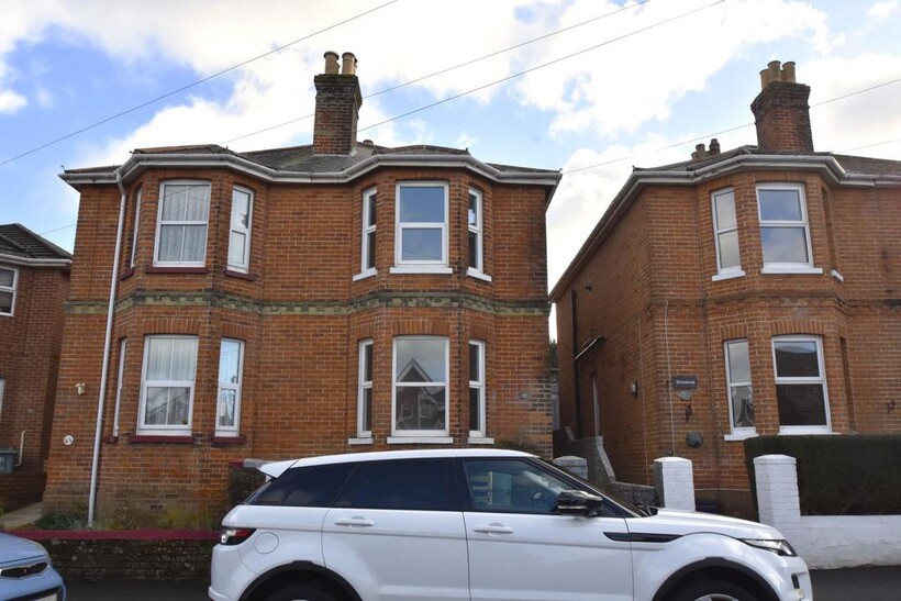St. Johns Wood Road, Ryde PO33 3 bed semi-detached house to rent - £1,095 pcm (£253 pw)