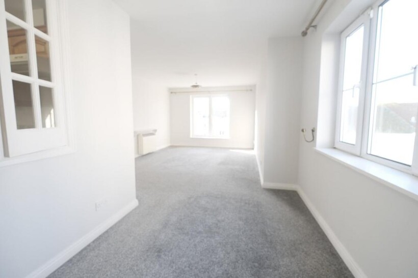 Roussel Street, St Helier, Jersey, JE2 2 bed apartment to rent - £1,695 pcm (£391 pw)